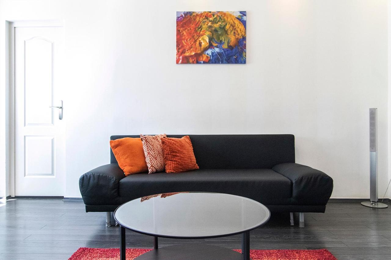 Helena Apartment With View On St. Stephan'S Basilica Budapest Esterno foto